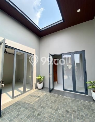 Rumah Luxury Modern Siap Huni di Pondok Indah Jakarta Selatan Rumah Luxury Modern Siap Huni di Pondok Indah Jakarta Selatan