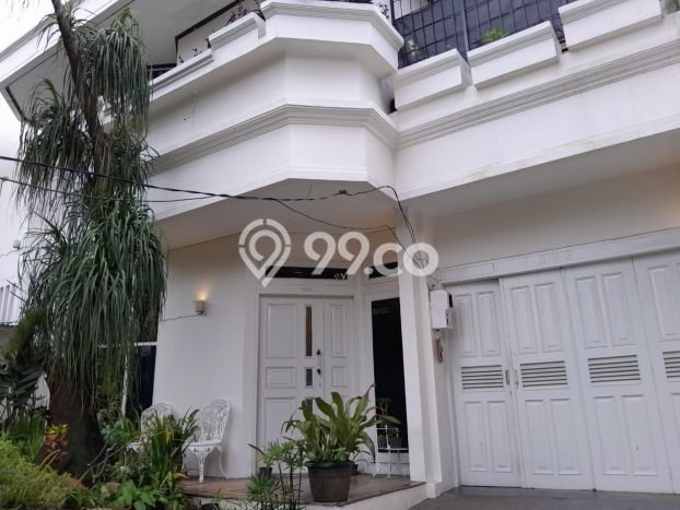 Rumah Elit Modern Tanpa Renovasi di Pondok Indah Jakarta Selatan Rumah Elit Modern Tanpa Renovasi di Pondok Indah Jakarta Selatan