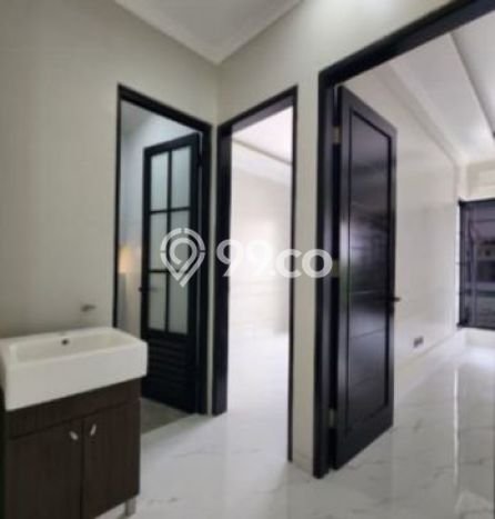 Rumah Mewah Siap Huni LT 112m2 di BSD, Tangerang Selatan Rumah Mewah Siap Huni LT 112m2 di BSD, Tangerang Selatan