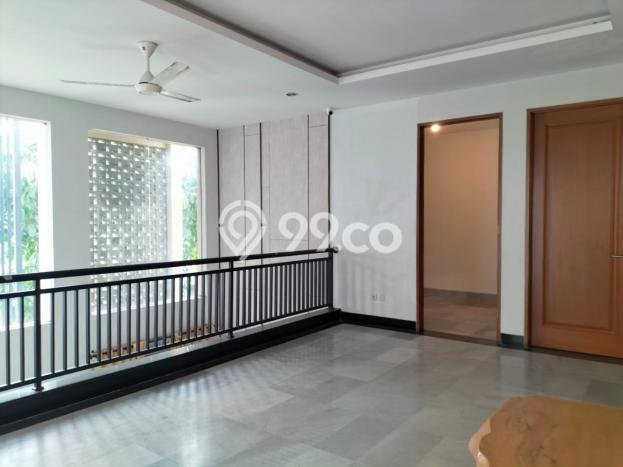 Rumah di Ciputat, Tangerang Selatan, LT 267m² LB 243m² Rumah di Ciputat, Tangerang Selatan, LT 267m² LB 243m²