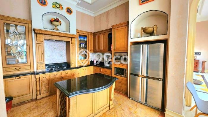 Siap Huni Rumah Mewah 5 Kamar di Mampang Prapatan Dekat ke Mana Pun Siap Huni Rumah Mewah 5 Kamar di Mampang Prapatan Dekat ke Mana Pun