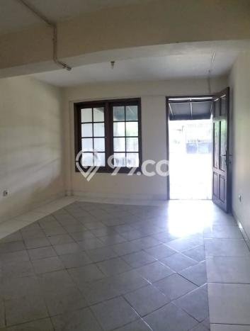GOOD DEAL! Rumah area Ciputat, 3 KT, Siap Huni, LT 345m2m² LB 180m2m² GOOD DEAL! Rumah area Ciputat, 3 KT, Siap Huni, LT 345m2m² LB 180m2m²