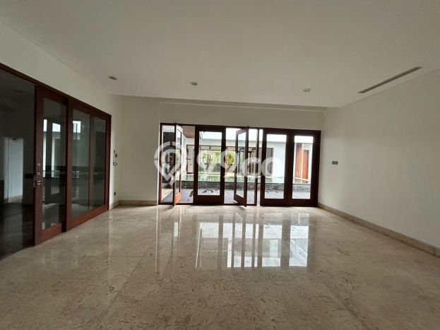 For Sale! Luxury House LT 489m2 Desain Elegan di Pondok Indah For Sale! Luxury House LT 489m2 Desain Elegan di Pondok Indah