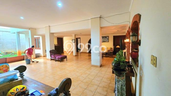 Siap Huni Rumah Mewah 5 Kamar di Mampang Prapatan Dekat ke Mana Pun Siap Huni Rumah Mewah 5 Kamar di Mampang Prapatan Dekat ke Mana Pun
