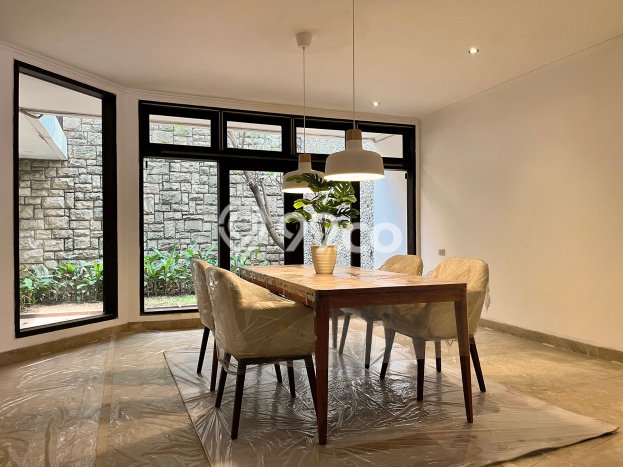 For Sale! Luxury House LT 350m2 Desain Modern di Ancol For Sale! Luxury House LT 350m2 Desain Modern di Ancol