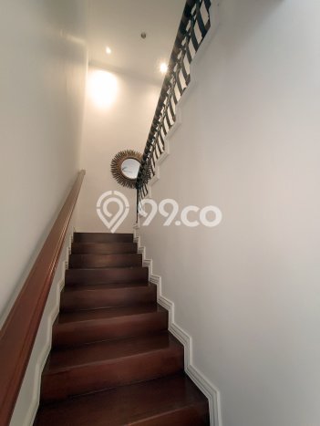 Sewa Rumah Strategis di Pondok Indah LT 422m2 / LB 600m2 Siap Huni Sewa Rumah Strategis di Pondok Indah LT 422m2 / LB 600m2 Siap Huni