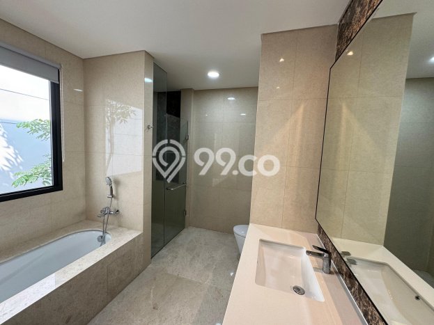 Rumah Elit Modern Tanpa Renovasi di BSD City Tangerang Rumah Elit Modern Tanpa Renovasi di BSD City Tangerang