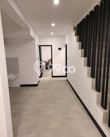 Rumah Elit Modern Tanpa Renovasi di Pondok Indah Jakarta Selatan Rumah Elit Modern Tanpa Renovasi di Pondok Indah Jakarta Selatan