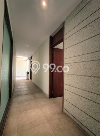Hunian Kondisi Baik Disewakan di Pondok Indah, Jakarta Selatan LT 700m2, LB 700m2 Hunian Kondisi Baik Disewakan di Pondok Indah, Jakarta Selatan LT 700m2, LB 700m2