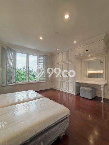 Sewa Rumah Strategis di Pondok Indah LT 422m2 / LB 600m2 Siap Huni Sewa Rumah Strategis di Pondok Indah LT 422m2 / LB 600m2 Siap Huni
