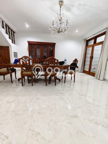 Disewakan Rumah Murah di Pondok Indah Jakarta Selatan dengan 3 KT Disewakan Rumah Murah di Pondok Indah Jakarta Selatan dengan 3 KT