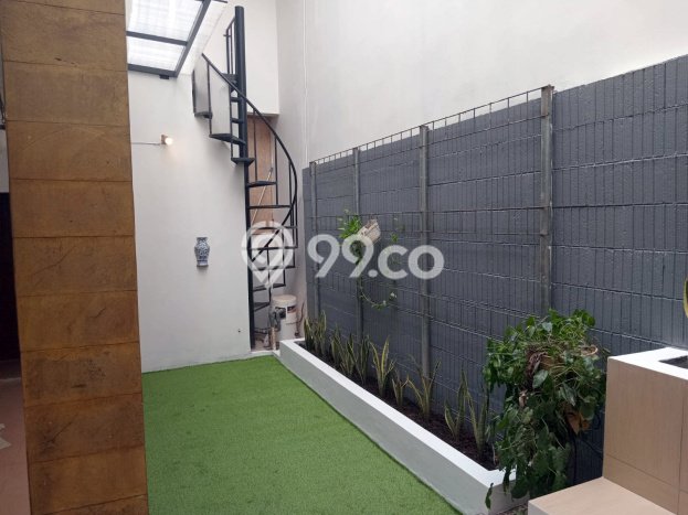Rumah sewa siap huni 4 KT di Pondok Indah, Jakarta Selatan Rumah sewa siap huni 4 KT di Pondok Indah, Jakarta Selatan