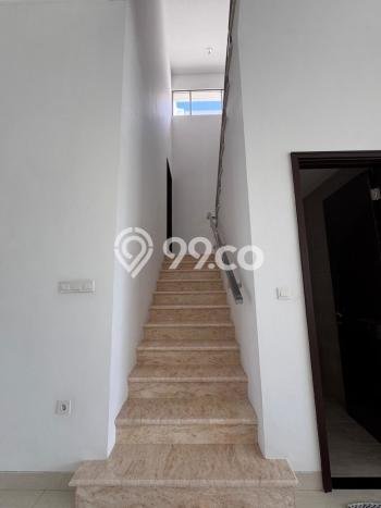 SPECIAL LISTING! Rumah area , 4 KM, Akses Pusat Kota, Luas 300m2m² LB 435m2m² SPECIAL LISTING! Rumah area , 4 KM, Akses Pusat Kota, Luas 300m2m² LB 435m2m²
