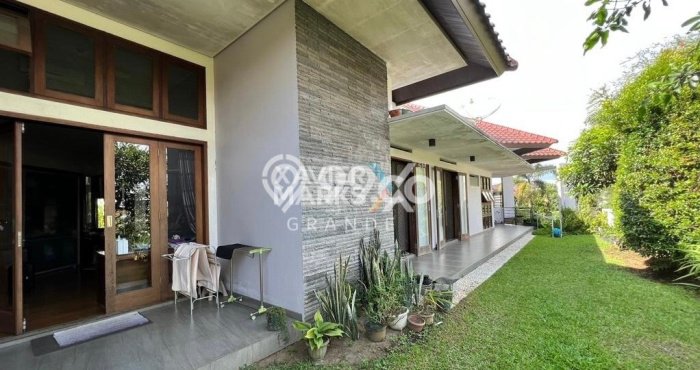Rumah Mewah LB 400m2 Siap Pakai Desain Elegan di Dieng, Malang Rumah Mewah LB 400m2 Siap Pakai Desain Elegan di Dieng, Malang