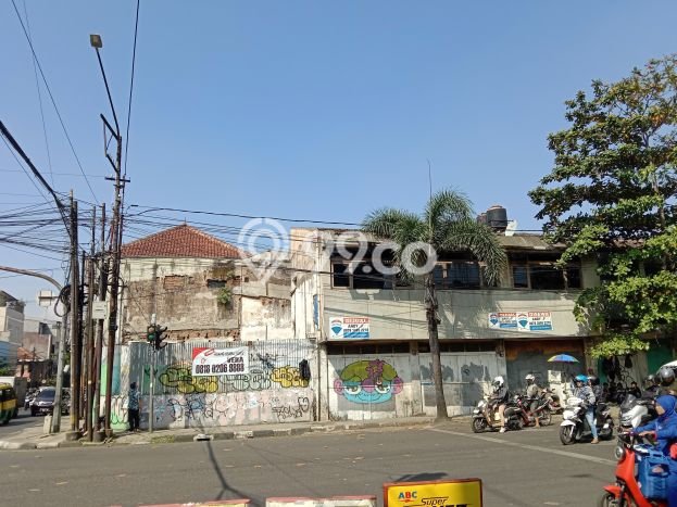 AREA TERBAIK! Ruko Kawasan Andir, Luas 50m², Pengunjung Terjamin AREA TERBAIK! Ruko Kawasan Andir, Luas 50m², Pengunjung Terjamin
