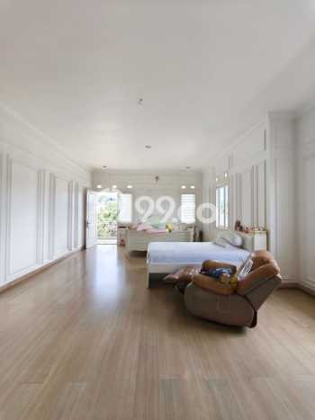 Rumah Elit Modern Siap Huni di Setra Duta Bandung Rumah Elit Modern Siap Huni di Setra Duta Bandung
