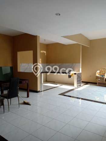 Dijual Hunian Rumah Terawat 4 KT di Taman Holis Indah, Bandung Dijual Hunian Rumah Terawat 4 KT di Taman Holis Indah, Bandung