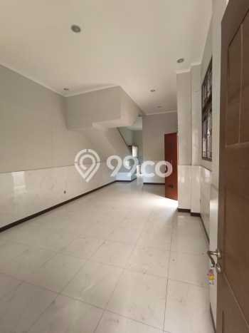 HUNIAN PILIHAN! Rumah di Babakan Ciparay, LT 178m2m² Bangunan 128m2m² HUNIAN PILIHAN! Rumah di Babakan Ciparay, LT 178m2m² Bangunan 128m2m²