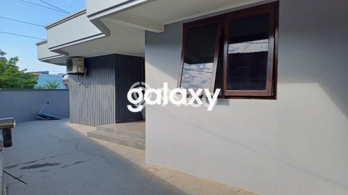 Rumah Area Nyaman di Semarang Barat, Semarang, LT 236m2m² Bangunan 250m2m² Rumah Area Nyaman di Semarang Barat, Semarang, LT 236m2m² Bangunan 250m2m²