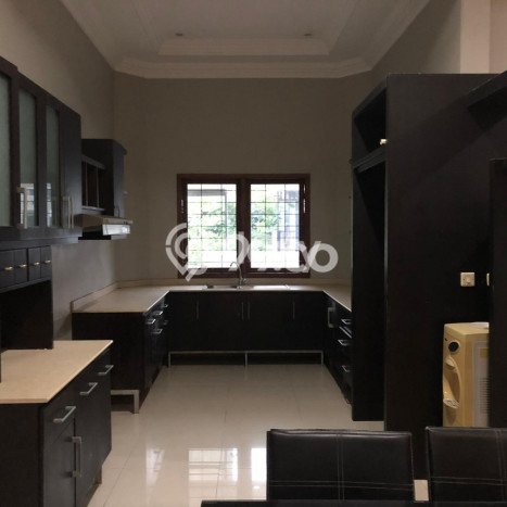 Rumah Area Nyaman di Semarang Barat, Semarang, LT 236m2m² Bangunan 250m2m² Rumah Area Nyaman di Semarang Barat, Semarang, LT 236m2m² Bangunan 250m2m²