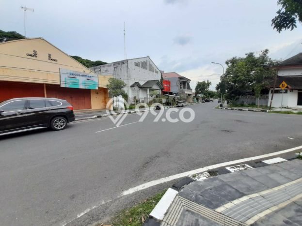 LOKASI STRATEGIS! Gudang Kawasan Banjarejo, Luas 500m², Area Bisnis, Jalan Utama LOKASI STRATEGIS! Gudang Kawasan Banjarejo, Luas 500m², Area Bisnis, Jalan Utama