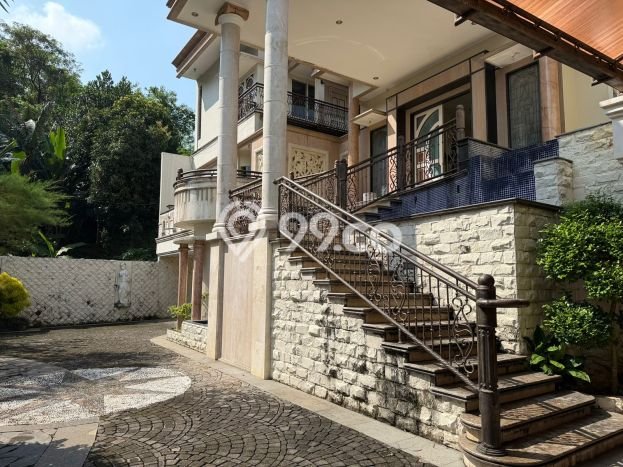 Dijual Rumah Luas Megah Dengan View Eksklusif di papandayan, Semarang Dijual Rumah Luas Megah Dengan View Eksklusif di papandayan, Semarang