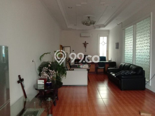Rumah Lokasi Strategis di , Surabaya, Luas 264m2m² Bangunan 350m2m² Rumah Lokasi Strategis di , Surabaya, Luas 264m2m² Bangunan 350m2m²