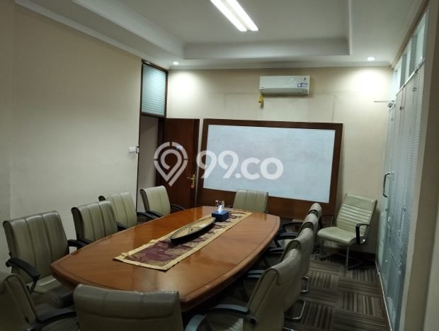 Dijual Rumah Luas Elegan Dengan View Eksklusif di Rawamangun, Jakarta Timur Dijual Rumah Luas Elegan Dengan View Eksklusif di Rawamangun, Jakarta Timur