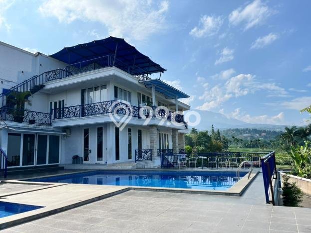 LOKASI STRATEGIS! Vila Kawasan Megamendung, Luas 1653m2m², Lingkungan Prima LOKASI STRATEGIS! Vila Kawasan Megamendung, Luas 1653m2m², Lingkungan Prima