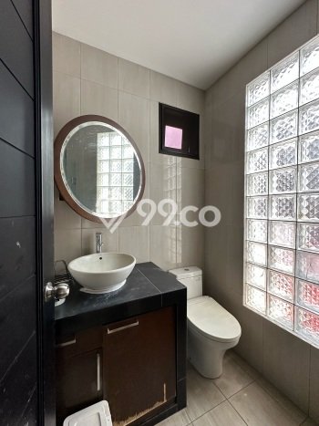 Rumah Elit Modern Siap Huni di Bintaro Tangerang Selatan Rumah Elit Modern Siap Huni di Bintaro Tangerang Selatan
