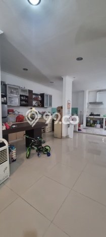 Rumah Siap Huni LT 120m² / LB 180m² di Kawasan Komersial Kelapa Gading, Jakarta Utara Rumah Siap Huni LT 120m² / LB 180m² di Kawasan Komersial Kelapa Gading, Jakarta Utara