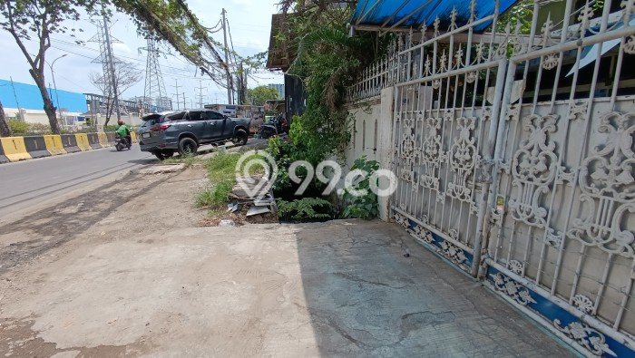 For Sale! Premium House LT 200m2 Desain Elegan di Muara Karang For Sale! Premium House LT 200m2 Desain Elegan di Muara Karang