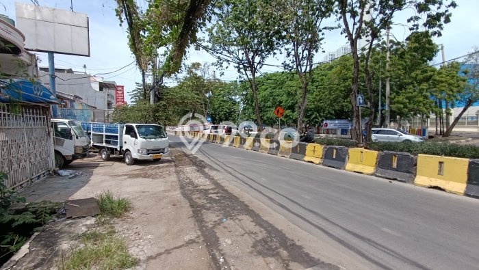 For Sale! Premium House LT 200m2 Desain Elegan di Muara Karang For Sale! Premium House LT 200m2 Desain Elegan di Muara Karang