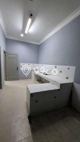 Rumah Disewakan Jakarta Barat LT 180m2 LB 380m2 Area Tamansari Rumah Disewakan Jakarta Barat LT 180m2 LB 380m2 Area Tamansari