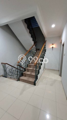 Rumah Disewakan Jakarta Barat LT 180m2 LB 380m2 Area Tamansari Rumah Disewakan Jakarta Barat LT 180m2 LB 380m2 Area Tamansari