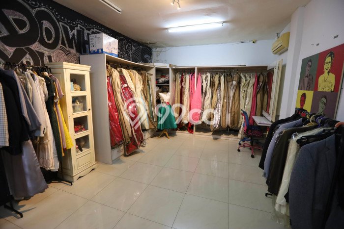 Ruko Paling Dicari LB 216m2 Dijual di Gambir Ruko Paling Dicari LB 216m2 Dijual di Gambir