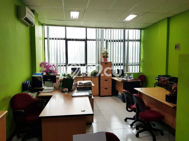 Ruko Disewa di Jakarta Utara dengan LB 225m2 Area Komersial Ramai Ruko Disewa di Jakarta Utara dengan LB 225m2 Area Komersial Ramai
