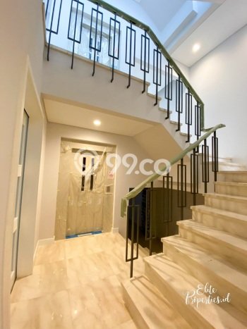 Rumah Elit LB 334m2 Siap Pakai Desain Elegan di Lebak Bulus, Jakarta Selatan Rumah Elit LB 334m2 Siap Pakai Desain Elegan di Lebak Bulus, Jakarta Selatan