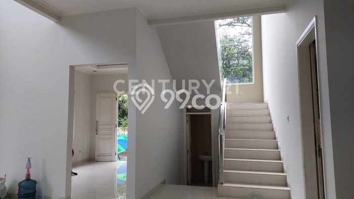 Rumah Elit LB 360m2 Siap Huni Desain Elegan di BSD City, Tangerang Rumah Elit LB 360m2 Siap Huni Desain Elegan di BSD City, Tangerang