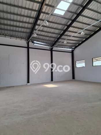 Disewakan Gudang komersial di Cakung luas bangunan 800m2 Disewakan Gudang komersial di Cakung luas bangunan 800m2