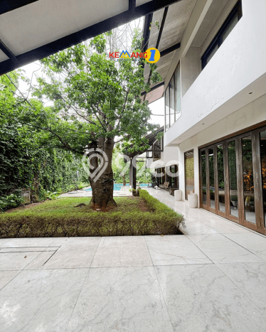 For Sale! Luxury House LT 1000m2 Desain Elegan di Kemang For Sale! Luxury House LT 1000m2 Desain Elegan di Kemang