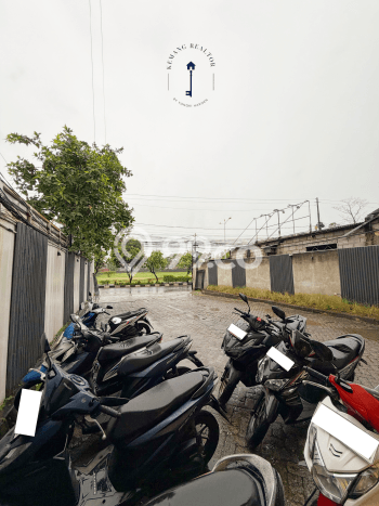 Unit Komersial Dijual di Jakarta Selatan LT 1086m2 & LB 650m2 Unit Komersial Dijual di Jakarta Selatan LT 1086m2 & LB 650m2