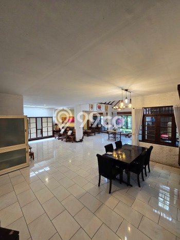 Hunian Elit LB 350m2 Siap Pakai Desain Elegan di Lebak Bulus, Jakarta Selatan Hunian Elit LB 350m2 Siap Pakai Desain Elegan di Lebak Bulus, Jakarta Selatan