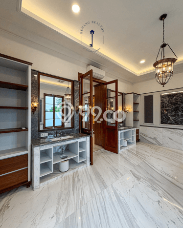 Jual Rumah Luas Megah Dengan View Eksklusif di Kemang, Jakarta Selatan Jual Rumah Luas Megah Dengan View Eksklusif di Kemang, Jakarta Selatan