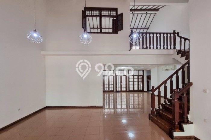 Disewakan! Rumah 3 Kamar Tidur &
3 Kamar Mandi di Kemanggisan, Jakarta Barat Disewakan! Rumah 3 Kamar Tidur &
3 Kamar Mandi di Kemanggisan, Jakarta Barat