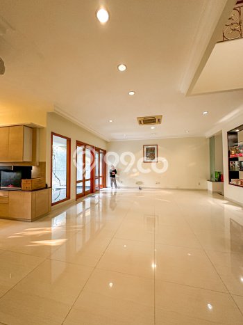 Rumah Luxury Modern Tanpa Renovasi di Kemang Jakarta Selatan Rumah Luxury Modern Tanpa Renovasi di Kemang Jakarta Selatan