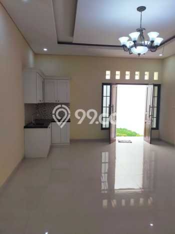 Rumah Mewah LB 180m2 Siap Pakai Desain Elegan di Kemanggisan, Jakarta Barat Rumah Mewah LB 180m2 Siap Pakai Desain Elegan di Kemanggisan, Jakarta Barat