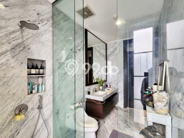 Rumah Elit LB 305m2 Siap Pakai Desain Elegan di Kemang, Jakarta Selatan Rumah Elit LB 305m2 Siap Pakai Desain Elegan di Kemang, Jakarta Selatan