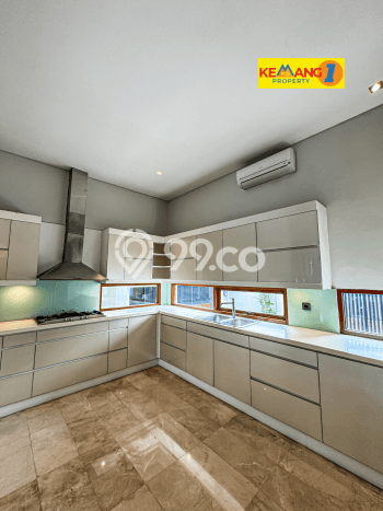 Rumah Elit Modern Tanpa Renovasi di Kemang Jakarta Selatan Rumah Elit Modern Tanpa Renovasi di Kemang Jakarta Selatan