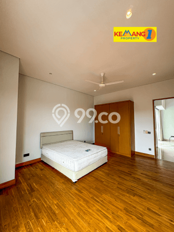 Rumah Elit Modern Tanpa Renovasi di Kemang Jakarta Selatan Rumah Elit Modern Tanpa Renovasi di Kemang Jakarta Selatan